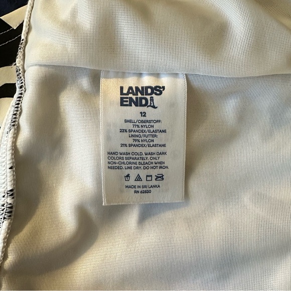 Lands' End Women's Tummy Control Swim Skirt Size: 12 Black Havana Floral - Picture 2 of 4